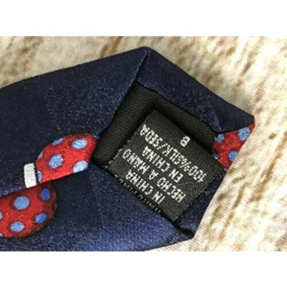 NWT American‎ Greetings 100% Silk Neck Tie Novelty NeckTie 2002 Santa Christmas
